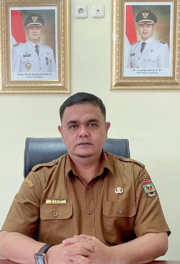 Foto Kepala Dinas Kesehatan Sijunjung